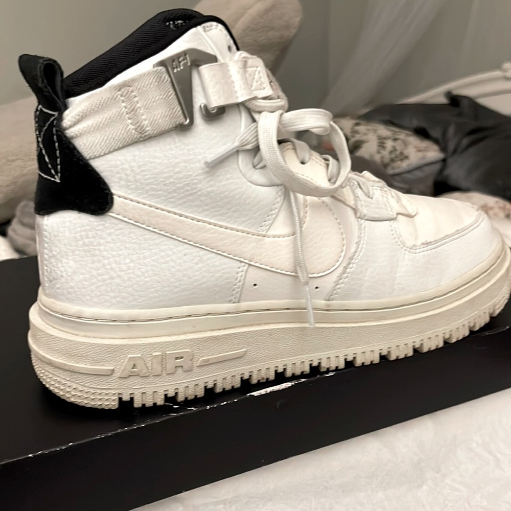 WOMENS’S AF1’S HIGH UTILITY 2.0